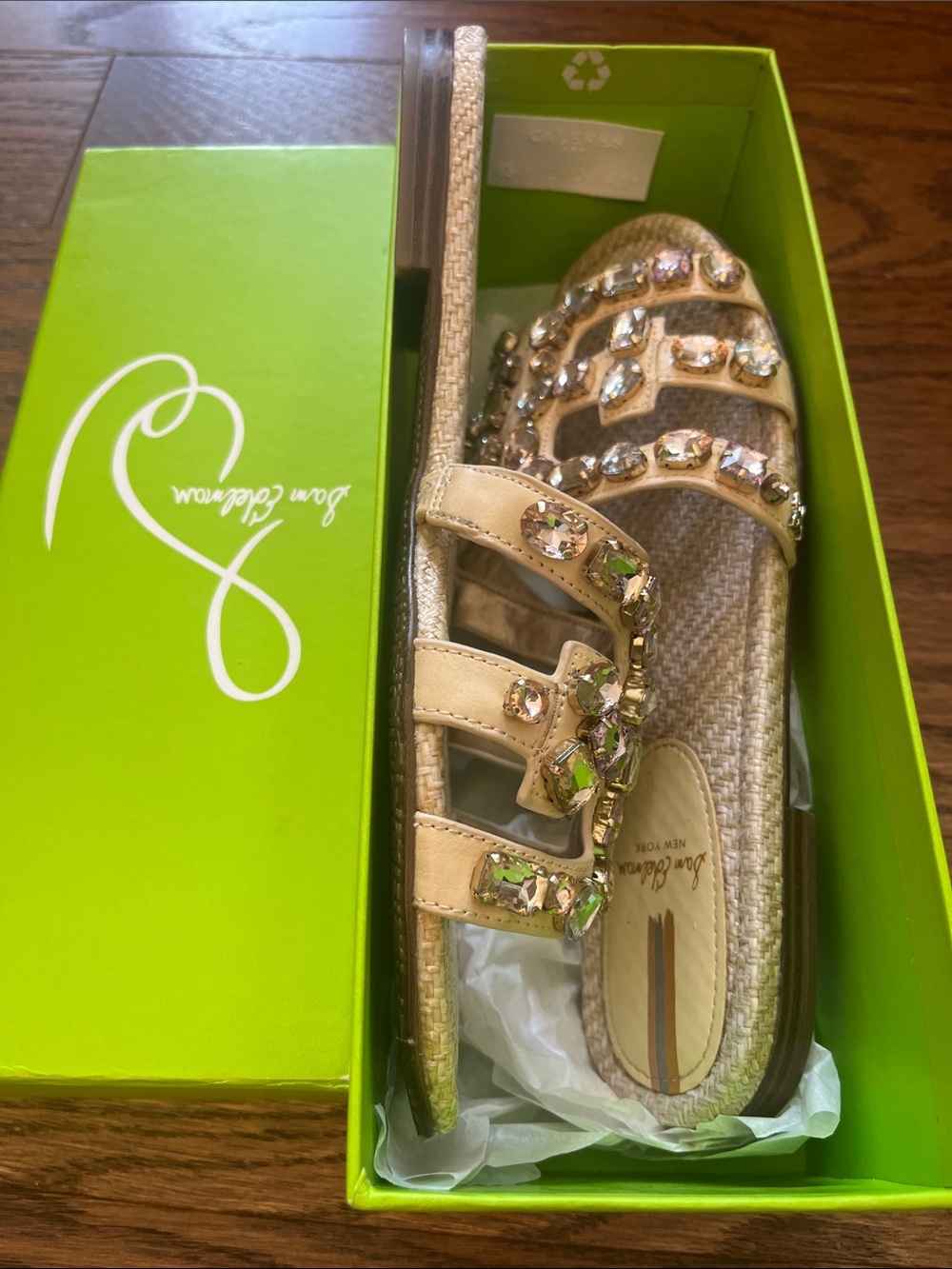 Stunning Sam Edelman
Women's Bay Jewel Slide Sandals size 9 NIB - Picture 6 of 6